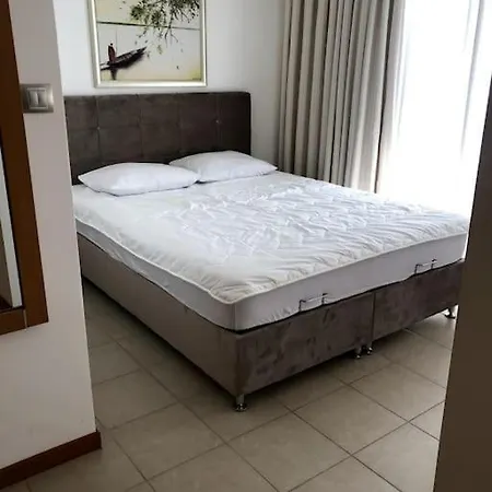 Penthouse In Emerald Beach, &